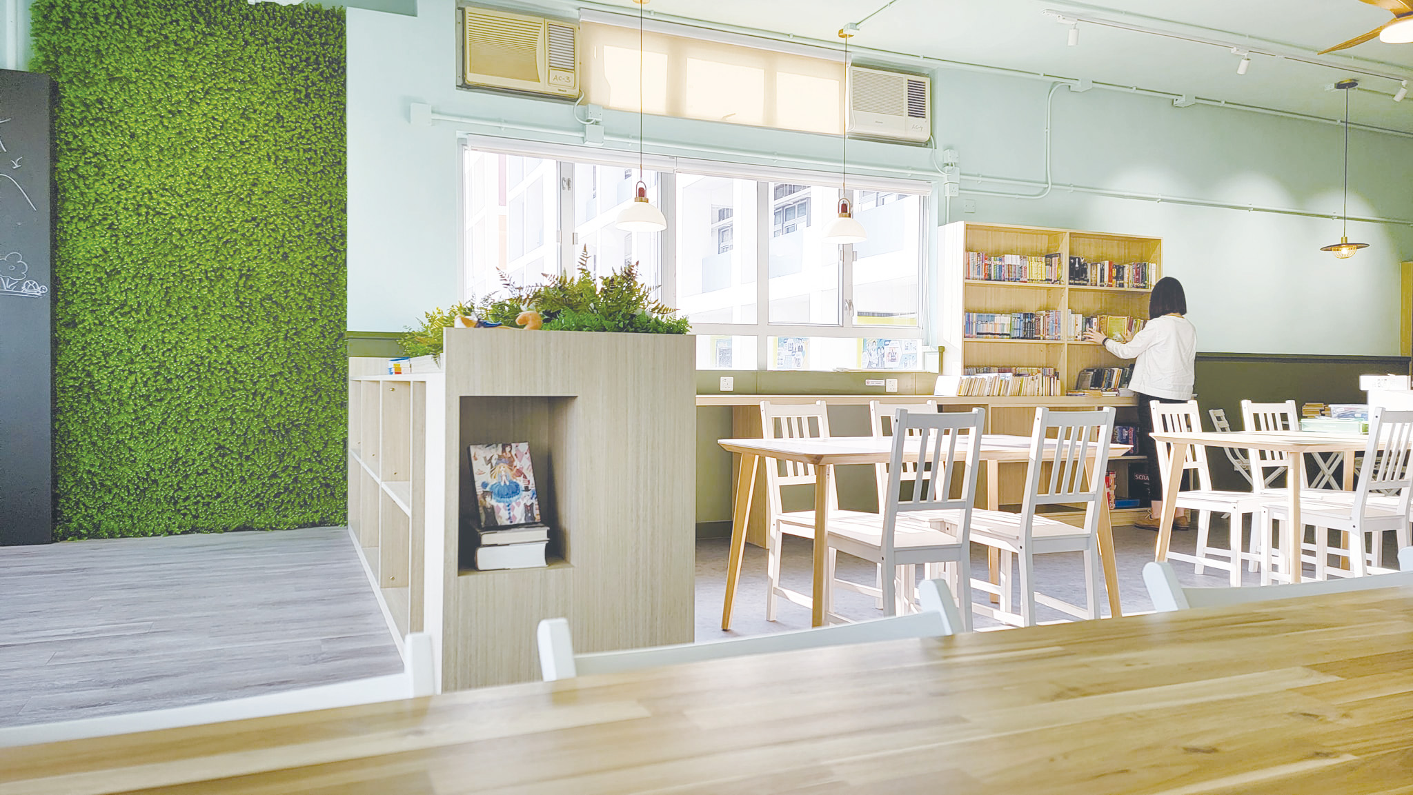 香港管理專業協會羅桂祥中學-英語咖啡閣3