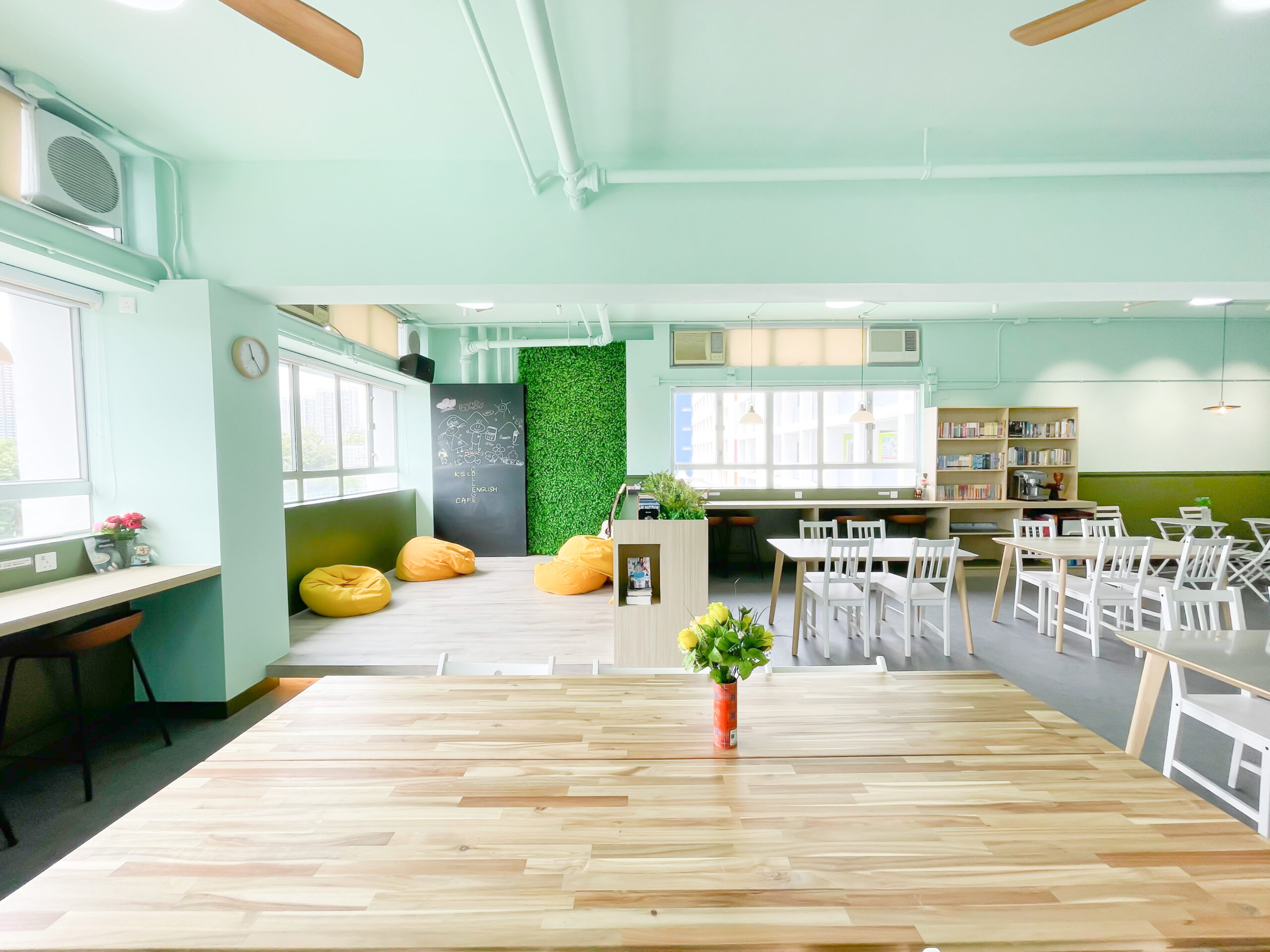 香港管理專業協會羅桂祥中學-英語咖啡閣8